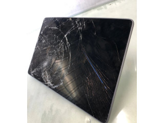 Дисплей 165932800a Tesla Model Y