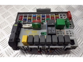 Pojistková skříňka 24412497 Opel Zfira A