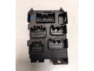 Блок предохранителей 82734   Toyota Corolla Verso AR10    