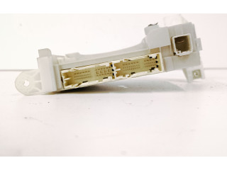 Pojistková skříňka 8273047441, 27150W Toyota Prius+ (ZVW40) 2013