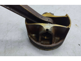  Поршень с шатуном    Maserati Quattroporte  