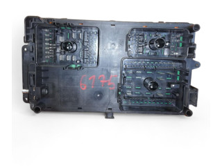   Pojistková skříňka 13222782, 13222782   Chevrolet Cruze 