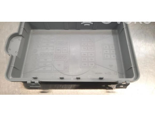   Pojistková skříňka    Alfa Romeo Stelvio 2016