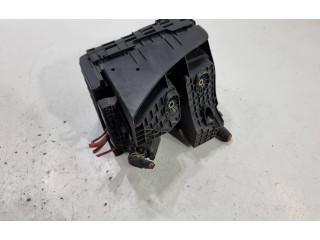   Pojistková skříňka 1K0937132G, 1K0937132F   Volkswagen Tiguan 2010