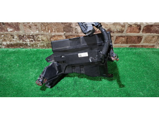 Pojistková skříňka Toyota Avensis T270 2015