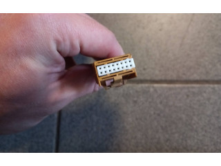 Zpětné zrcátko Volkswagen Touareg I 2004 010714