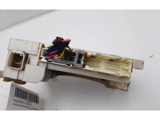 Pojistková skříňka 8273047510 Toyota Prius (XW30) 2012