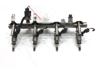 Топливная рампа 06J133317M Audi A3 S3 8P