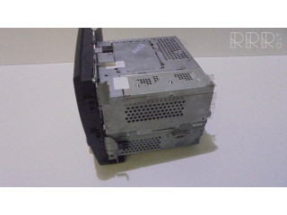 Радио/ проигрыватель CD/DVD / навигация