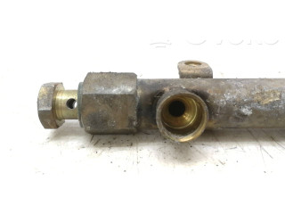 Топливная рампа Alfa Romeo 166 для двигателя 936A2000 02