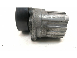 Устройство натяжки ремня