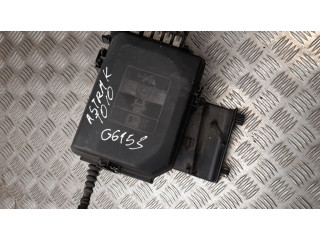 Блок предохранителей 39040853 Vauxhall Astra K