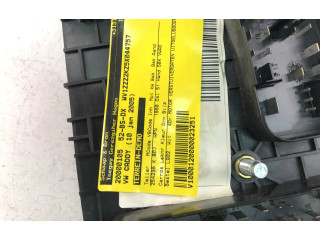 Блок предохранителей  1K0937125A   Volkswagen Caddy    