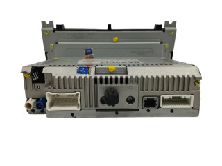 Радио/ проигрыватель CD/DVD / навигация