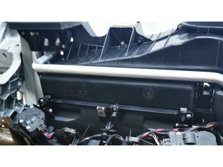 Балка крепления панели