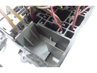 Блок предохранителей 490000070, 93065418   Ford Focus    