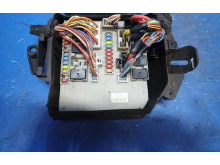 Блок предохранителей  674661C   Renault Clio III    