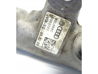 Топливная рампа 03L089C Audi A3 S3 8P