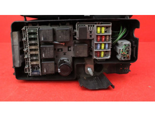 Блок предохранителей 30728132, 30728132 Volvo V70