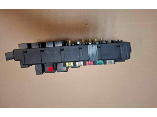 Блок предохранителей 8637841, 518717004   Volvo S80