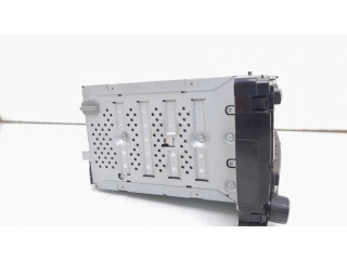 Радио/ проигрыватель CD/DVD / навигация