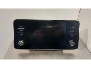 Радио/ проигрыватель CD/DVD / навигация