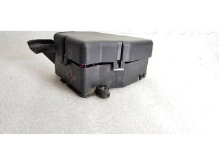 Блок предохранителей  8D1941824   Skoda Octavia Mk1 (1U)    