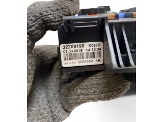 Блок предохранителей 32209198   Volvo XC90    