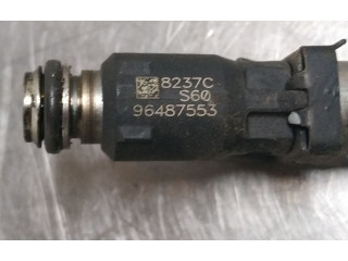 Топливная рампа 96487553   Renault Clio II   для двигателя D7F G7