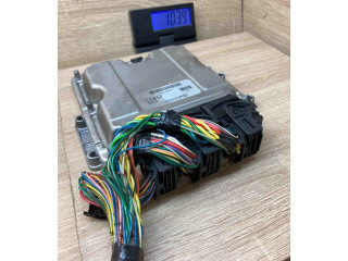 Блок управления двигателем Блок управления 8200065996, 0281010441 Volvo S40, V40