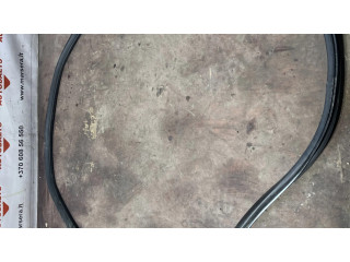 Передняя уплотнительная резина (на кузове)