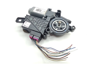 Моторчик боковой раздвижной двери Skoda Fabia Mk1 (6Y) 1999 - 2007 года