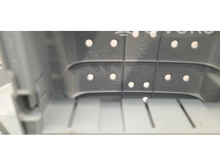   Pojistková skříňka    Alfa Romeo Stelvio 2016