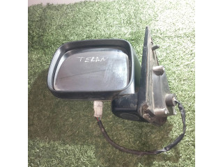 Зеркало (механическое) левое Nissan Navara D40 2004-2015 года