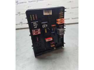 Блок предохранителей 1K0937124H   Audi A3 S3 8P    