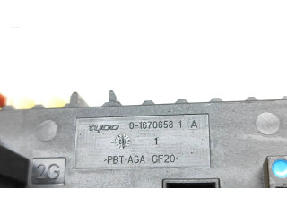 Pojistková skříňka 016706581 Mercedes-Benz E W212 2010