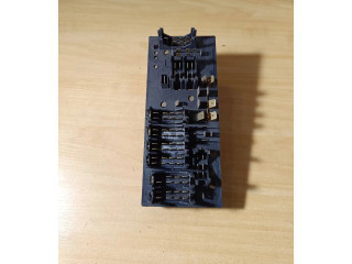 Блок предохранителей 443941822B   Audi 80 90 S2 B4    