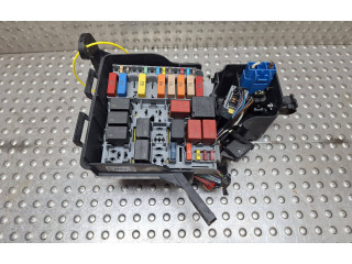 Блок предохранителей  51873946   Lancia Delta III    