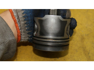 Píst    Renault Clio III     