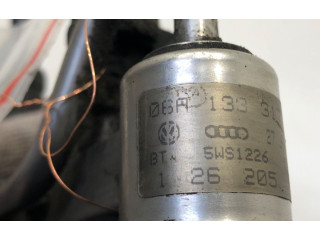 Топливная рампа 06A133317E   Audi A3 S3 8L  