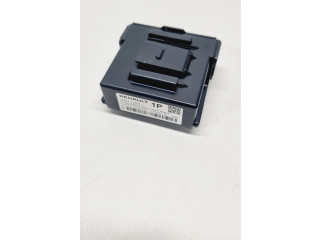 Блок управления 284E77557R   Renault Clio V