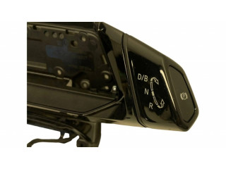 Другая деталь салона