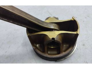  Поршень с шатуном    Maserati Quattroporte  