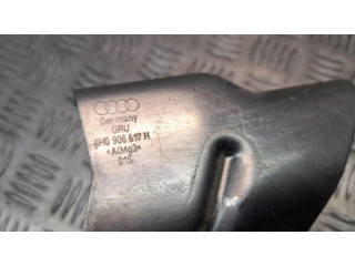 Другая деталь отсека двигателя