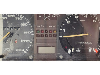 Přístrojová deska Volkswagen PASSAT B2 1987