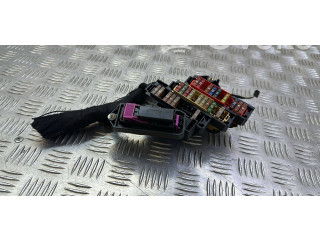   Pojistková skříňka 4E0906230   Audi Q7 4L 2014