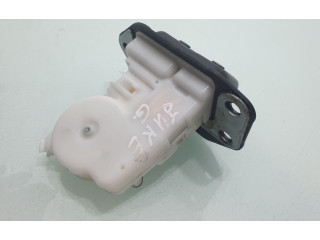 Zámek zadních dveří Nissan Juke I F15 2011