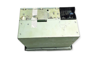 Радио/ проигрыватель CD/DVD / навигация