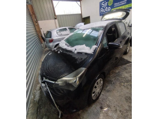 Pojistková skříňka Řídící jednotka BSM 892200D121 Toyota Yaris 2015