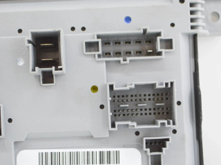 Блок комфорта A1679012602, A1679005607 Mercedes-Benz GLS X167